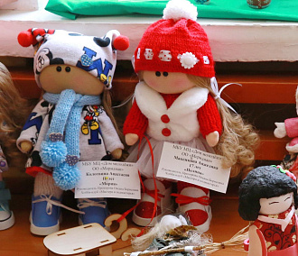 Праздник девочек: галерею необычных кукол создали в центре «Хоккайдо»