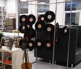 Завод виниловых пластинок фирмы «Мелодия» заработал в Новосибирске