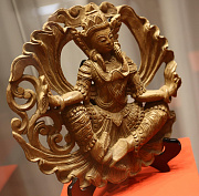 Мэр Кудрявцев открыл выставку «Мьянма — золотая земля» в Новосибирске