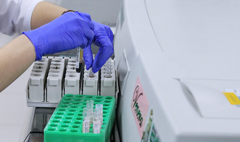 Что можно узнать о человеке по капле крови — ответ врача из Новосибирска