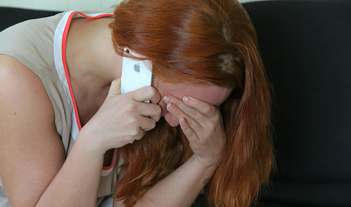 Улыбнуться и поднять руки: как вовремя распознать инсульт — ответила врач