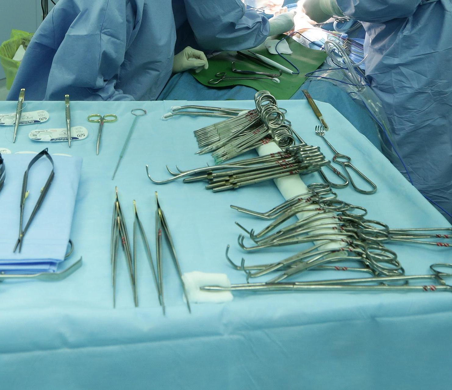 Операцию на мозге провели бодрствующей пациентке в Новосибирске