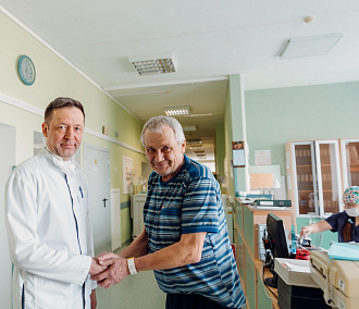 В Новосибирске спасли иркутянина с кровяной «гирей» на позвоночнике