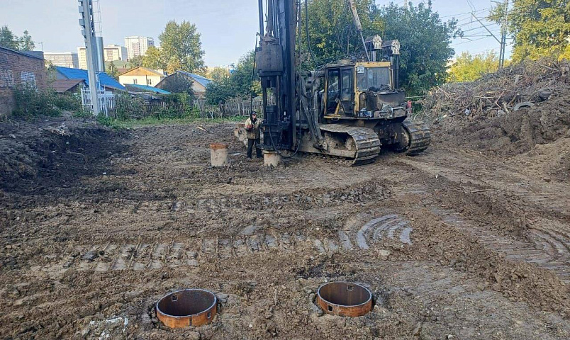 Мэр Кудрявцев показал фото со стройки пешеходного моста через Транссиб