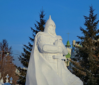 Суровый витязь выиграл фестиваль снежных скульптур в Новосибирске