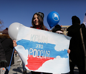 Воздушные шары запустили в Новосибирске в честь присоединения Крыма