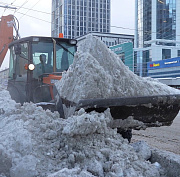 266 КамАЗов снега вывезли за ночь с улиц Октябрьского района