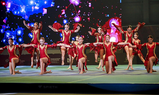 Как в Новосибирске отпраздновали Гимнастраду: 20 динамичных кадров