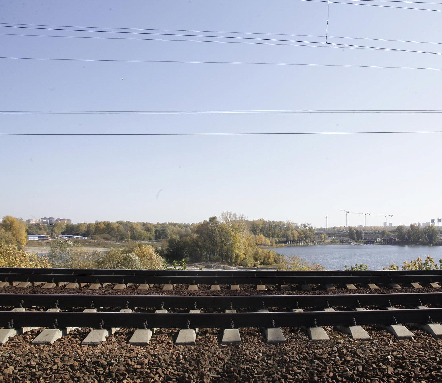 Поезд насмерть сбил мужчину на остановке Криница под Новосибирском