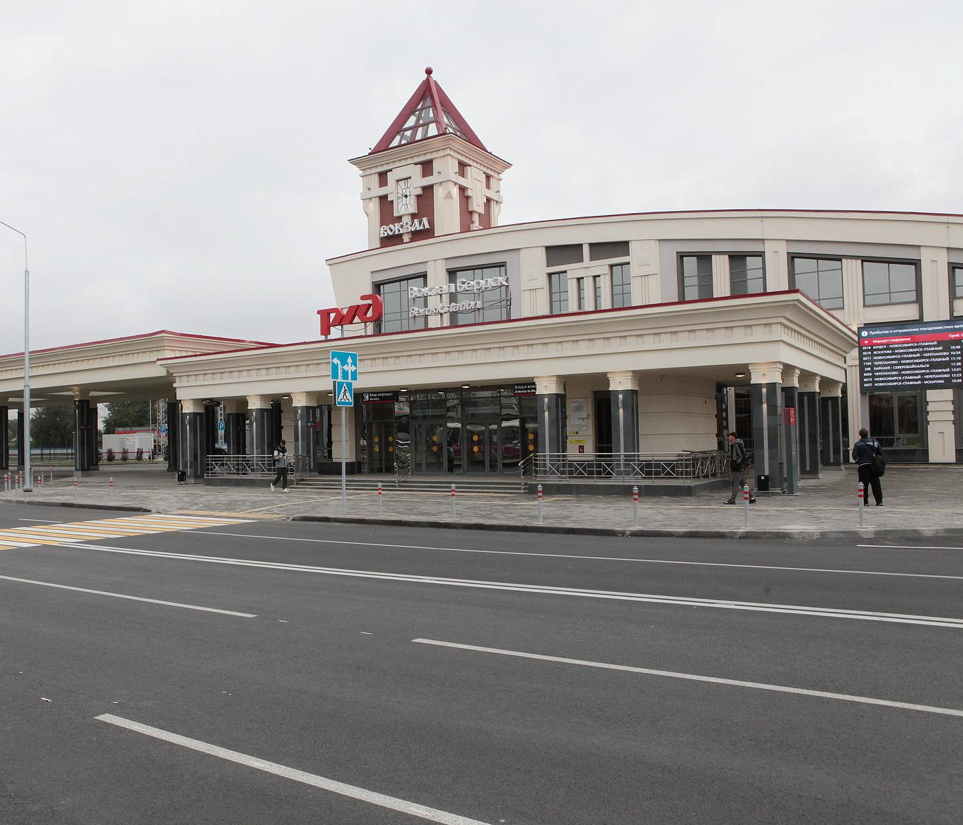 Колонны, мрамор и стеклянный купол: как выглядит новый вокзал в Бердске