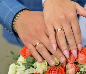 Новосибирцы отказались от пышных свадеб ради брака в зеркальную дату