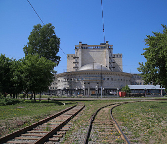Трамвайное кольцо уберут из сквера за оперным театром в Новосибирске