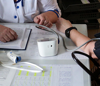 У жительницы Новосибирска нашли опухоль после жалоб на высокое давление