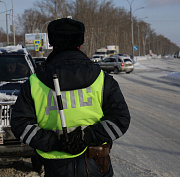 Автоинспекторы доставили в больницу мужчину с раной от электроинструмента