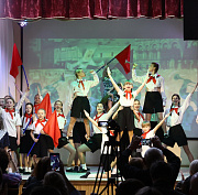 Семейный театр ReDis: зачем мамы и папы выходят на сцену вместе с детьми