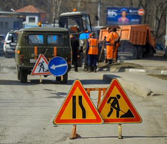 Ямочный ремонт начали на проспекте Дзержинского и горбатом мосту