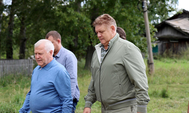 Уборку урожая на полях под Новосибирском оценил полпред Серышев