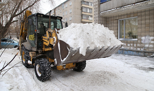 Как организовать уборку двора в снегопады: пример одной УК