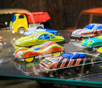 О них мечтали все дети: советские игрушки собрали в музее Новосибирска