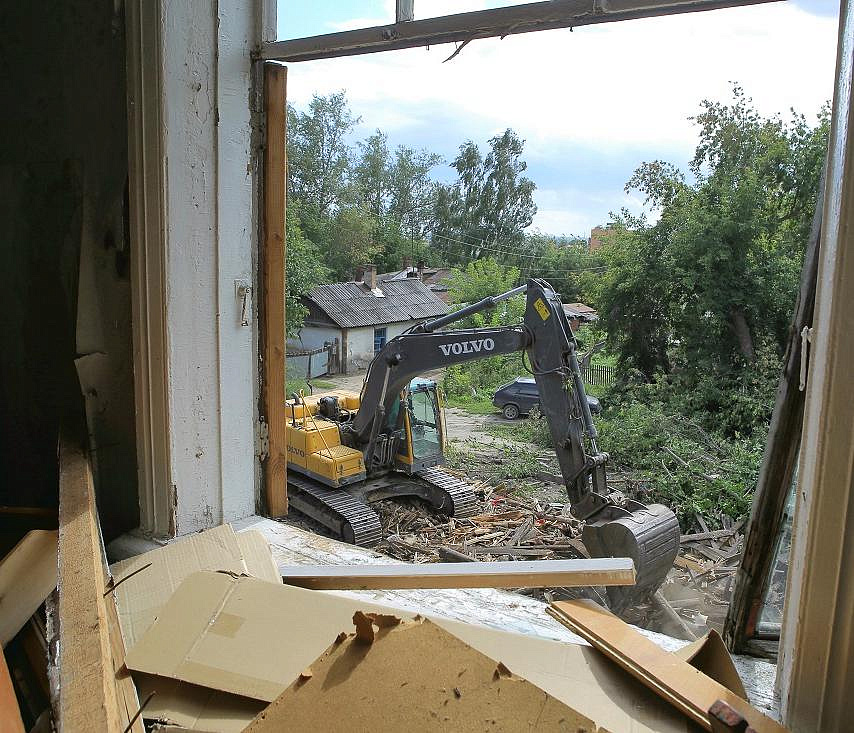 49 аварийных домов снесли в Новосибирске c начала года