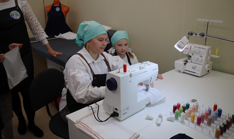 В «Олесе» открыли семейные мастерские: там учат шитью, дизайну и бизнесу