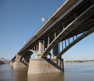 Октябрьский мост в Новосибирске хотят включить в культурное наследие