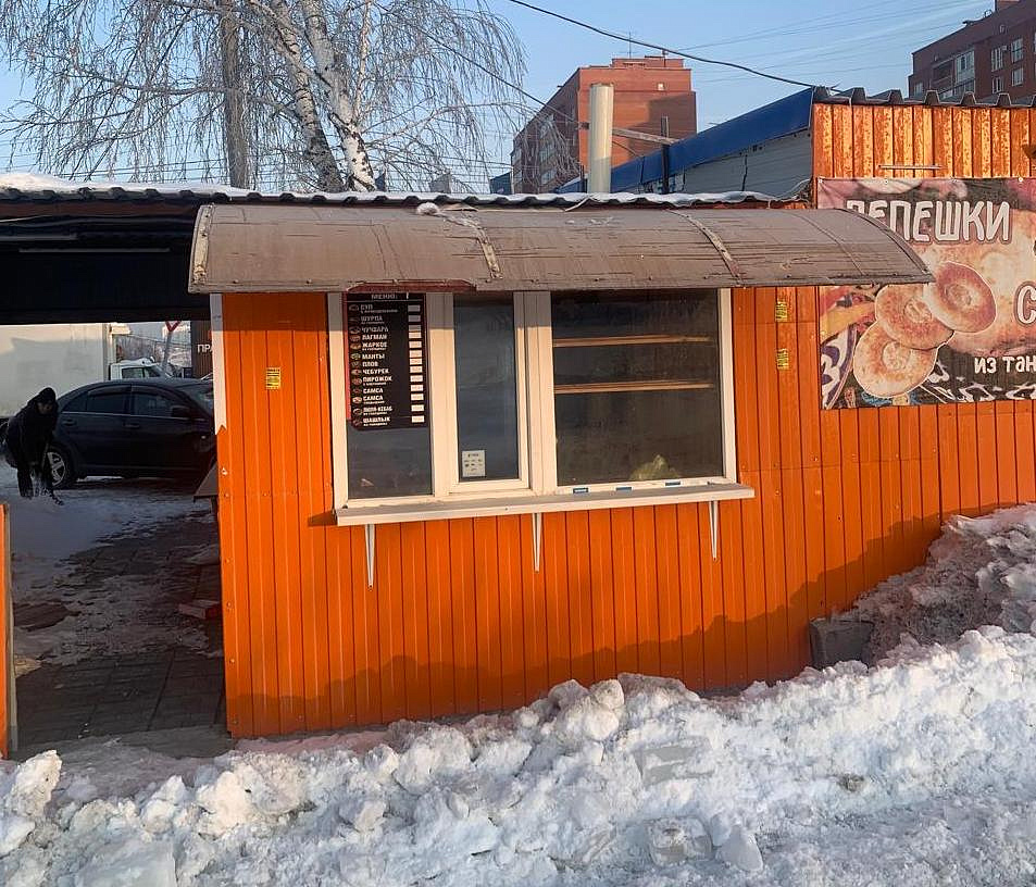 Нелегальный киоск с чебуреками и пловом убрали с муниципальной земли
