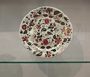 Новосибирцам предлагают сдать старую посуду на поделки