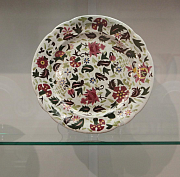 Новосибирцам предлагают сдать старую посуду на поделки