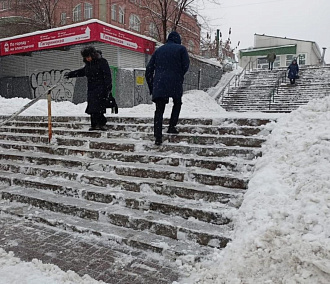 ДЭУ приступили к расчистке второстепенных дорог Новосибирска