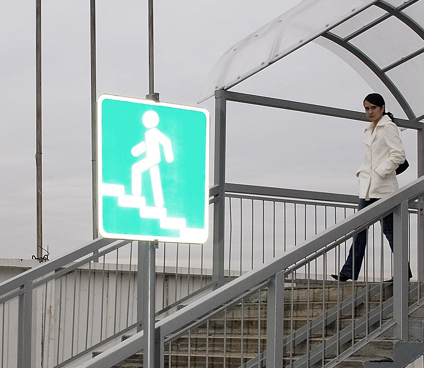 Две пешеходные эстакады отремонтируют за лето в Новосибирске