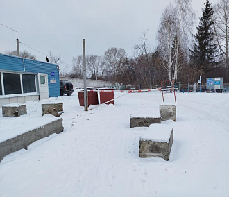 Сквозной проезд для фур закрыли на дороге к Клещихинскому кладбищу