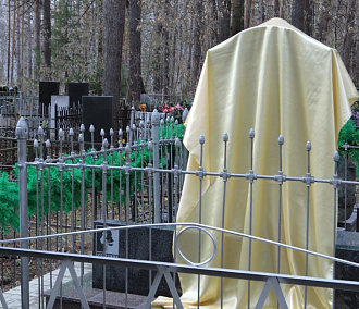 Отказаться от оградок вокруг могил предложили в Новосибирске