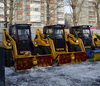 Новые снегоуборочные «Четры» прошли тест-драйв в Новосибирске