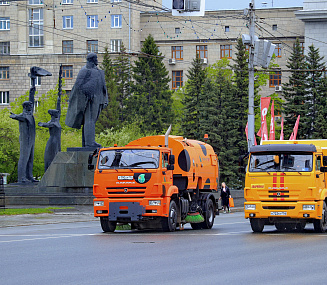 Три новых машины купят для уборки Новосибирска от снега и грязи