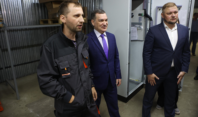 Мэр Кудрявцев проверил работу бизнес-инкубатора на улице Троллейной
