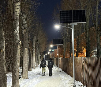 Фонари на солнечных батареях установили на дорожке к Троицкому скверу