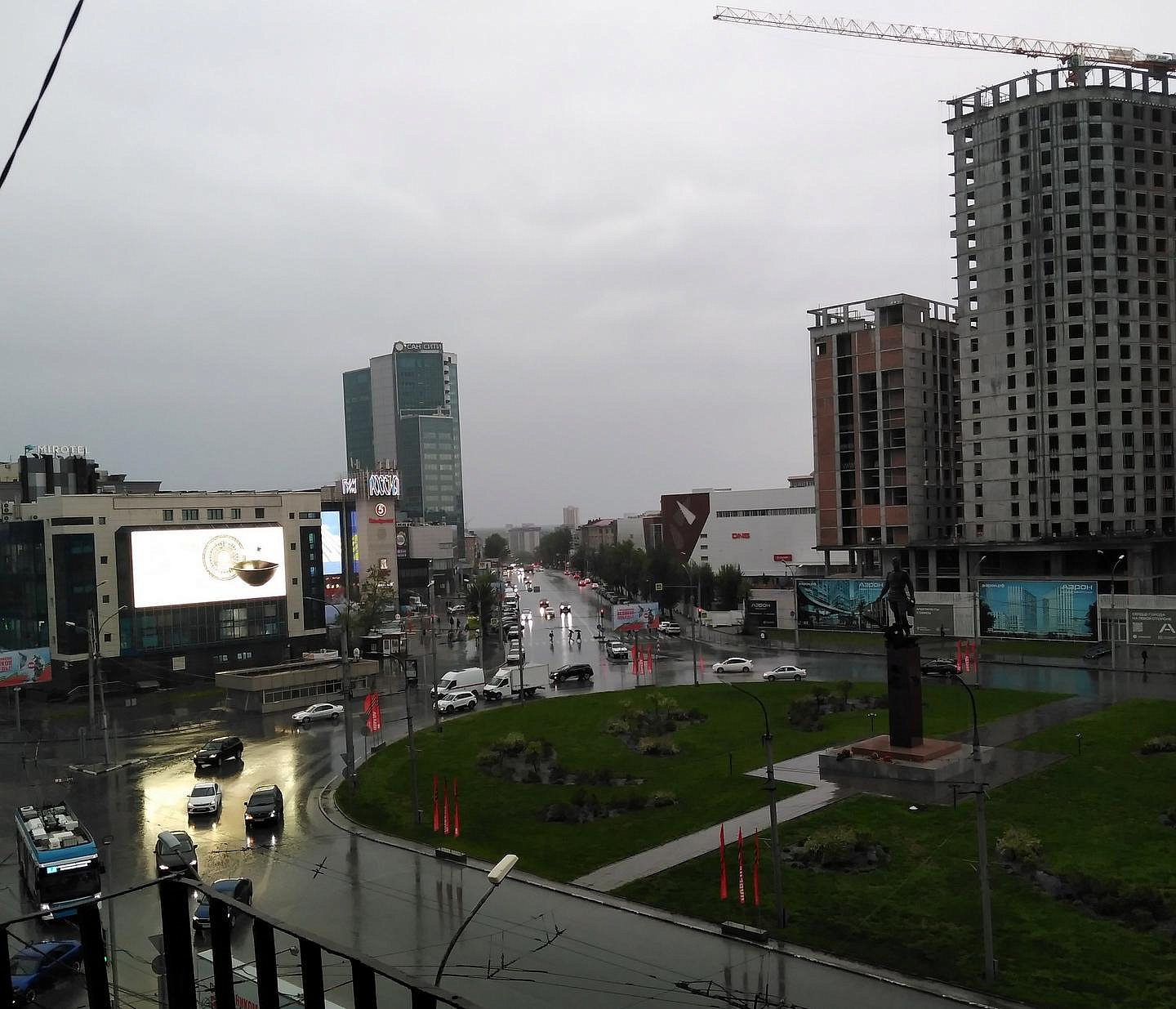 Мощный ливень с грозой накрыл Новосибирск 10 мая