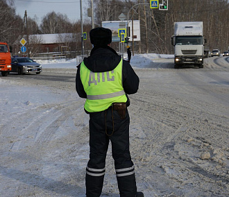 ГИБДД устроила тотальную проверку дальнобойщиков в Новосибирске