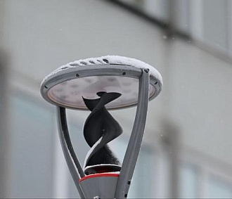 Инновационные фонари с ветрогенератором начали тестировать в Новосибирске