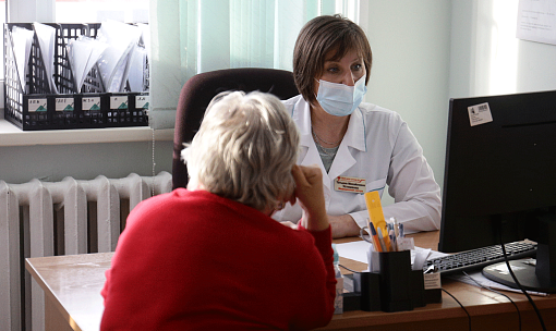 Масочный режим введут в поликлиниках Новосибирска из-за всплеска ОРВИ