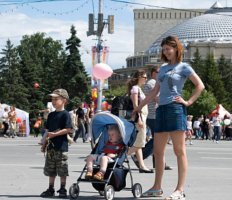 Новосибирские семьи с детьми получат в июле ещё по 10 000 рублей