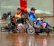 Ветераны спецоперации сыграли в футбол на колясках «Катэрвил»