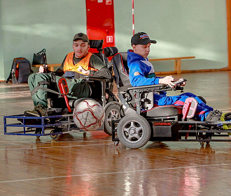 Ветераны спецоперации сыграли в футбол на колясках «Катэрвил»