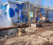 Мэрия: теплотрассу у школы на Вертковской закопают до 25 октября