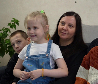 «У нас 14 детей, взяли ещё четверых»: открыта акция «Каникулы в семьях»