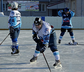 Юные хоккеисты Новосибирска могут тренироваться круглый год
