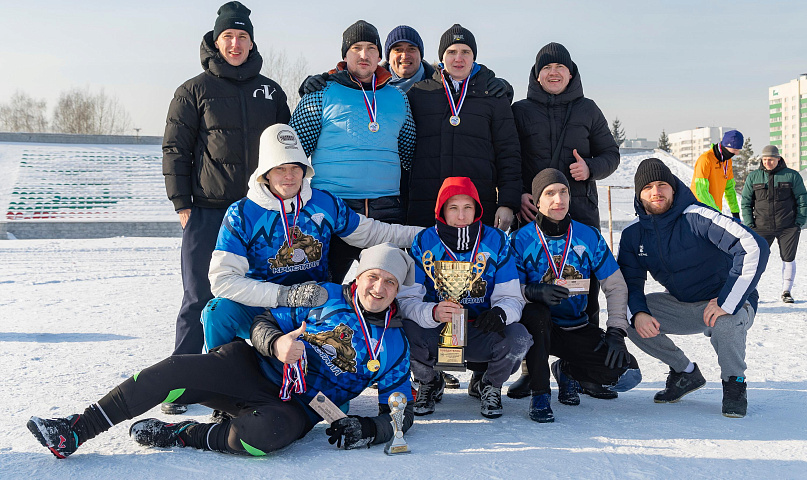 Восемь команд сыграли в мини-футбол на снегу в поддержку бойцов СВО