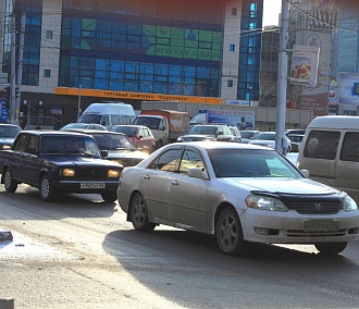 Большегрузам запретят въезд в Новосибирск с 29 апреля