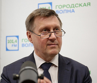 Мэр Локоть призвал обратиться к Москве за дополнительными деньгами